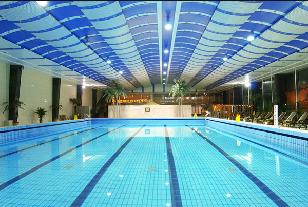 游泳館使用什么燃?xì)獠膳療崴疇t好?